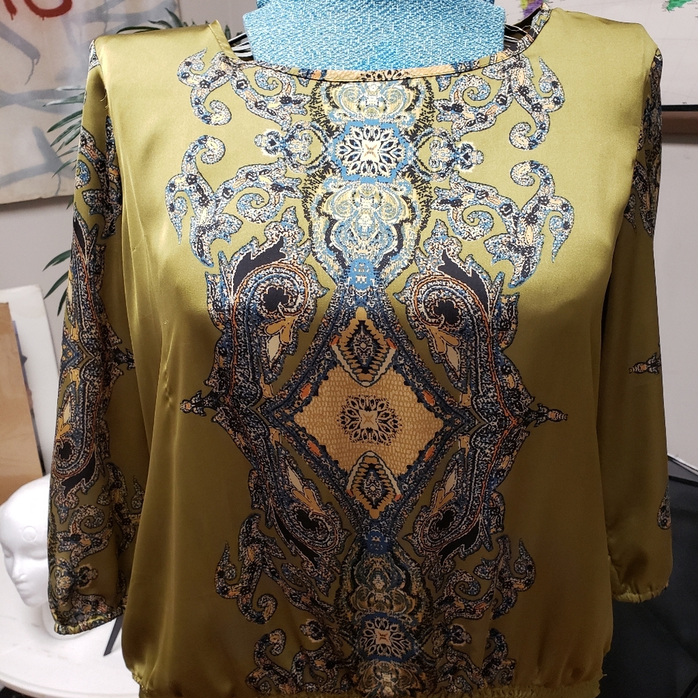 Women's Apt 9 Pullover Blouse With Unique Symmetrical Design, Size L